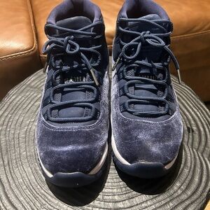 Velvet navy Air Jordan 11